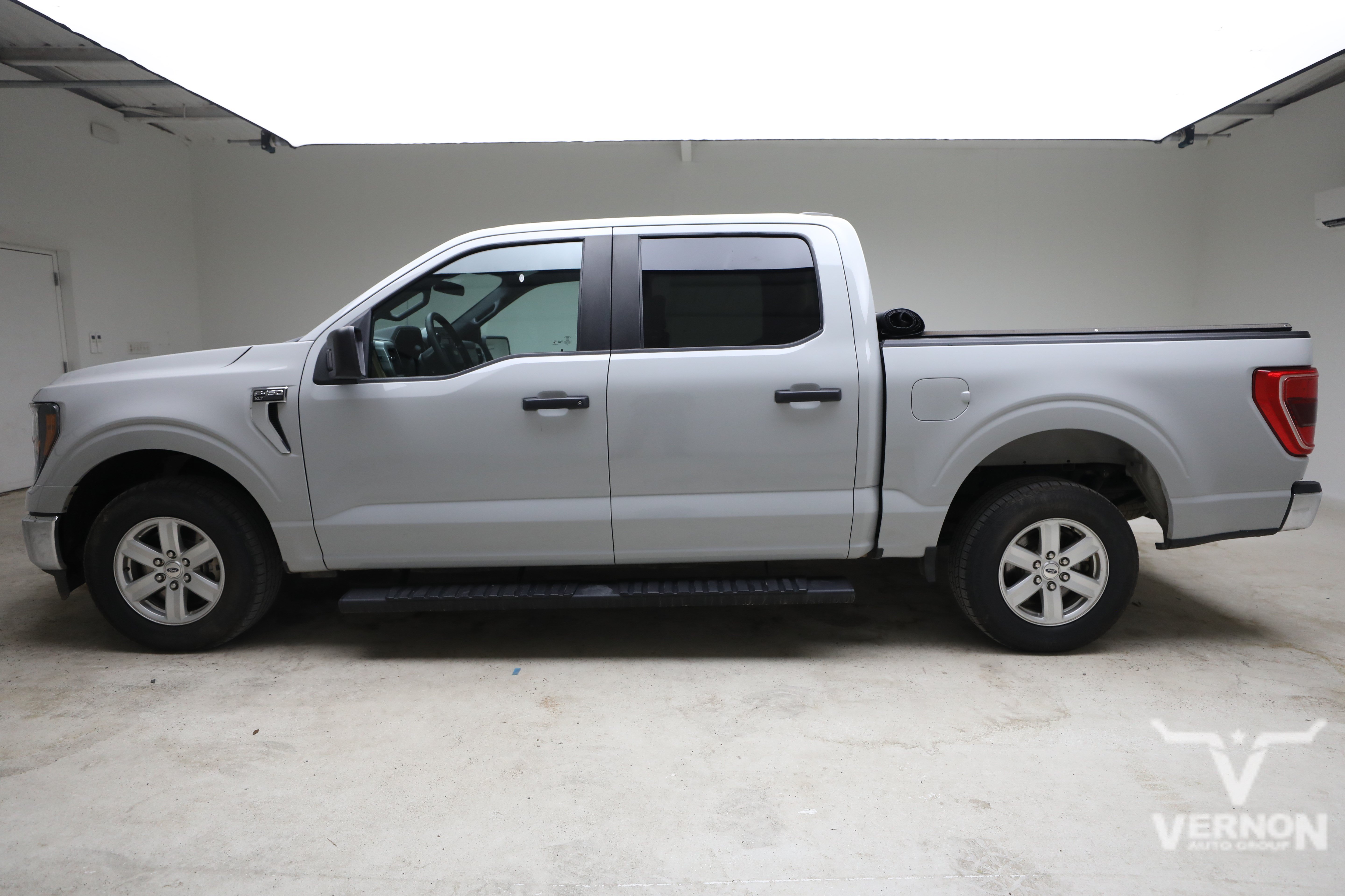 Used 2023 Ford F150 XLT RWD image 2