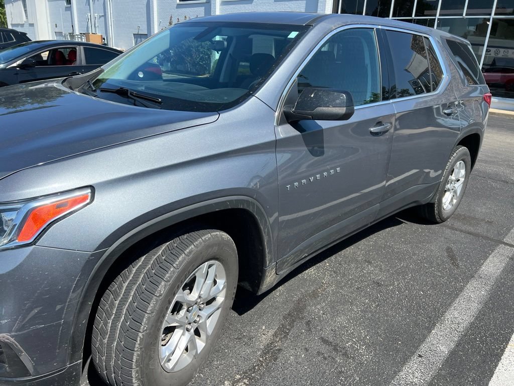 Used 2021 Chevrolet Traverse LS FWD video 1