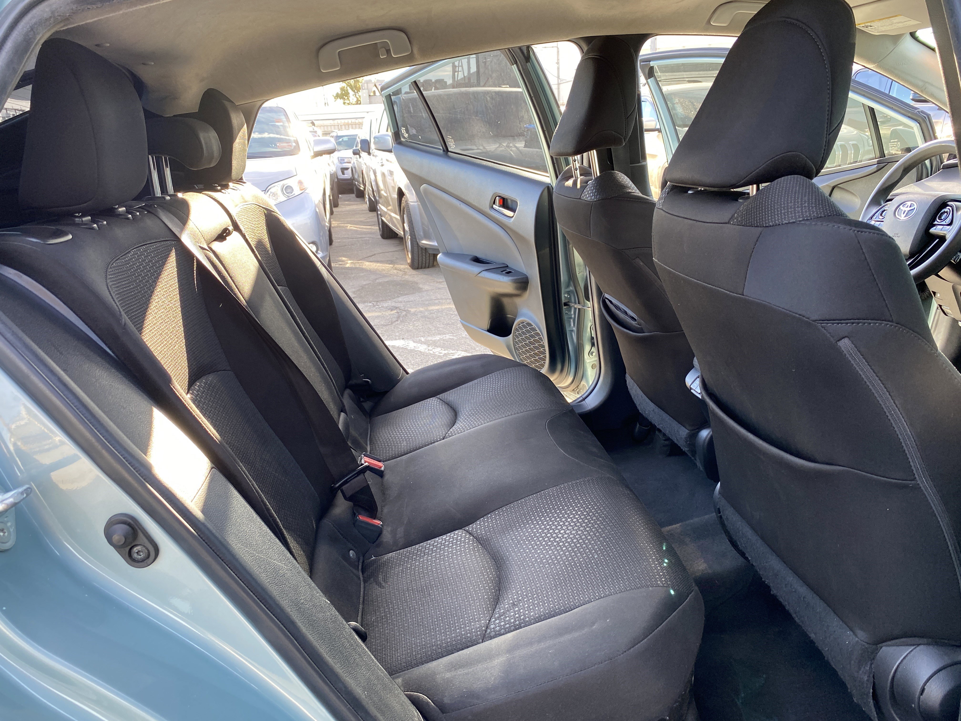 Used 2021 Toyota Prius LE FWD image 17