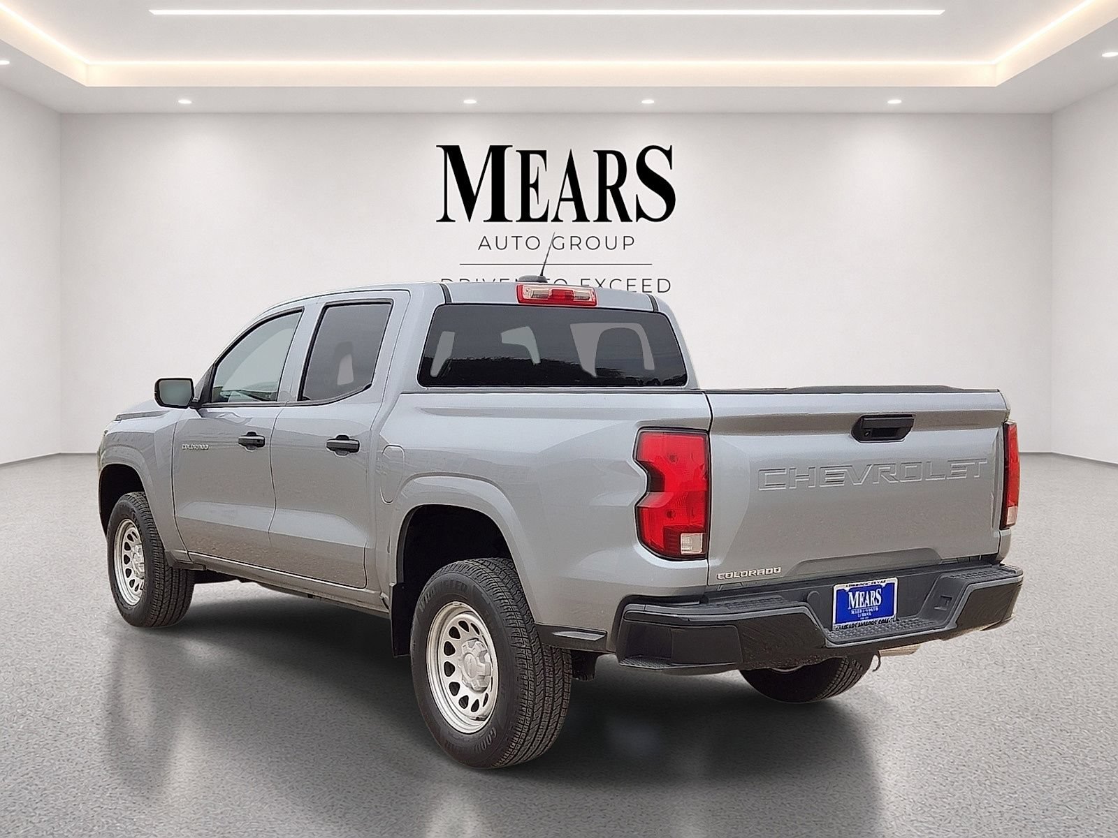 Used 2024 Chevrolet Colorado W/T RWD image 3