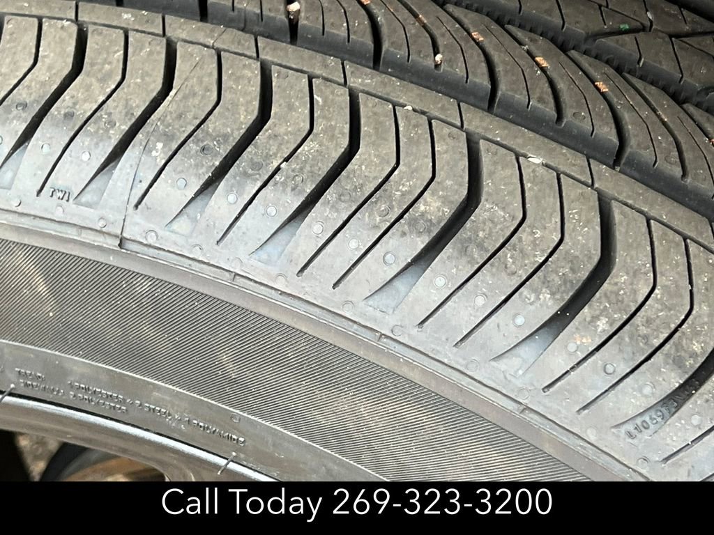 Used 2023 Buick Envision Preferred w/ Sport Touring Package image 8