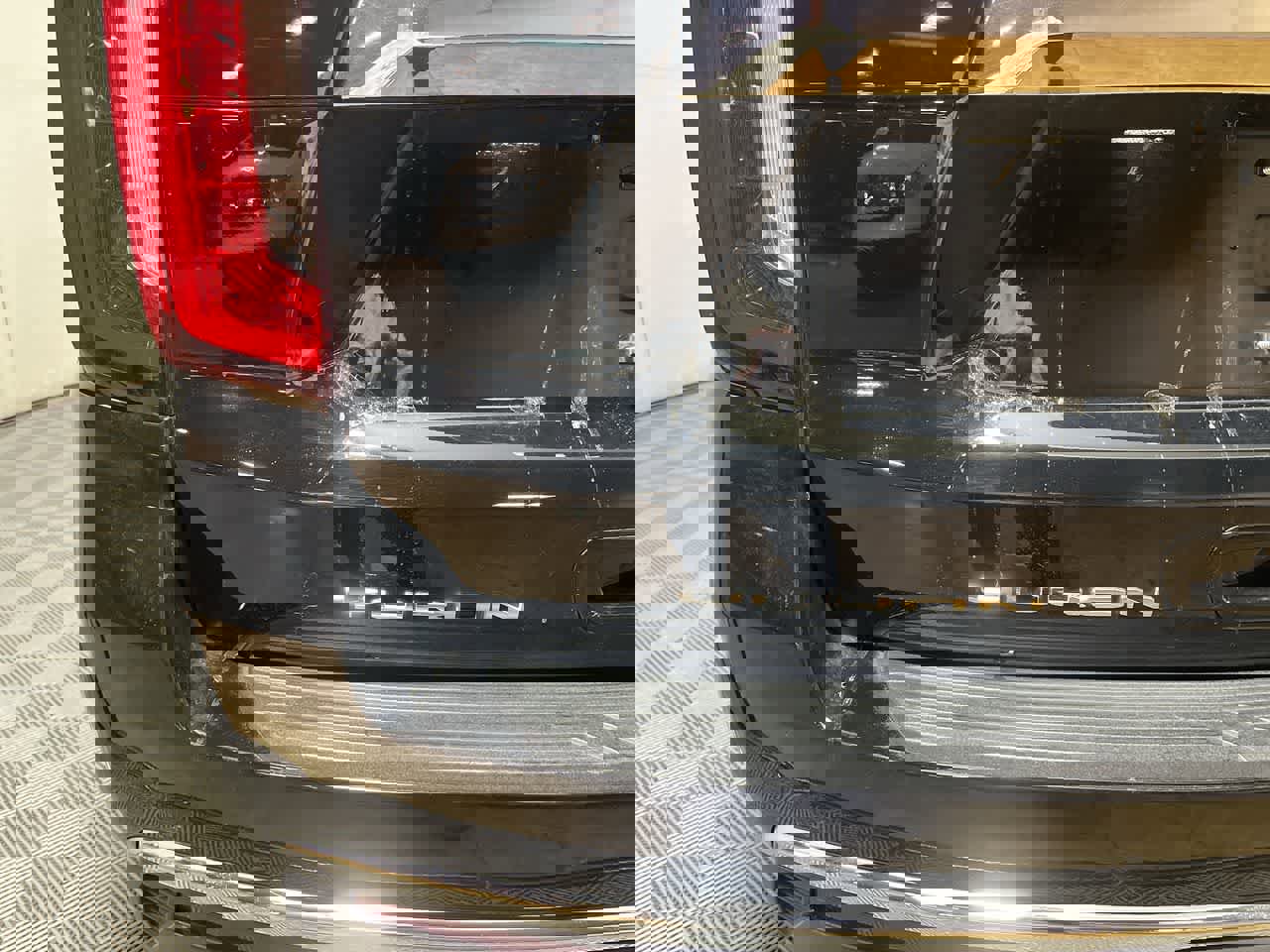 Used 2024 GMC Yukon XL SLT image 11