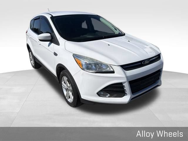 Used 2016 Ford Escape SE w/ SE Cold Weather Package AWD/4WD image 3
