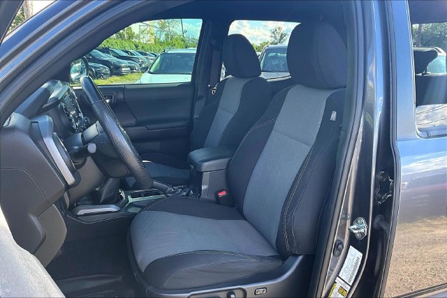Used 2020 Toyota Tacoma TRD Sport AWD/4WD image 24