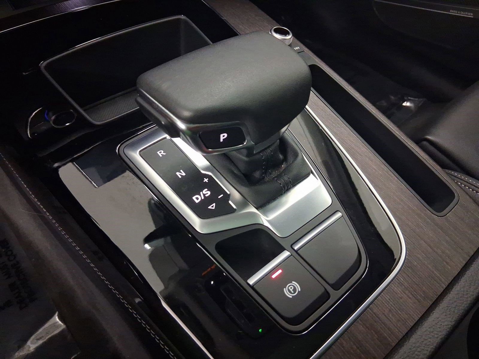 Used 2024 Audi Q5 e Premium Plus w/ Premium Plus Package image 14