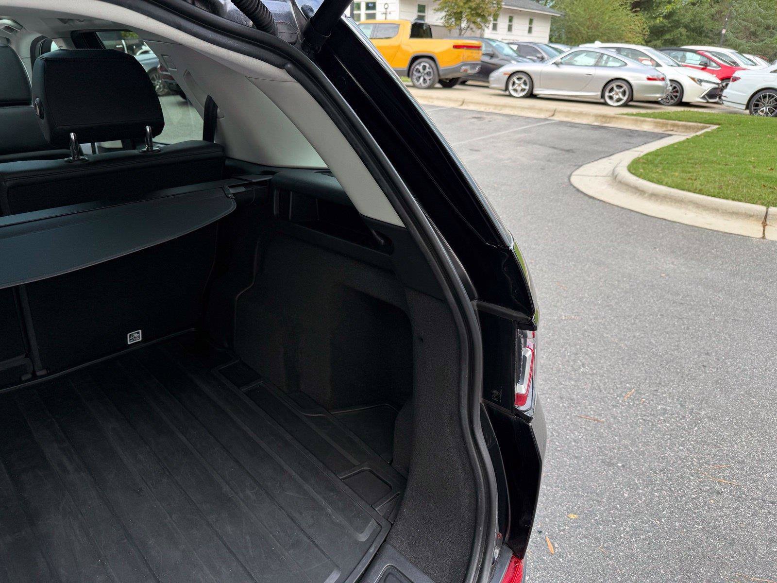 Used 2017 Land Rover Discovery Sport HSE AWD/4WD image 14
