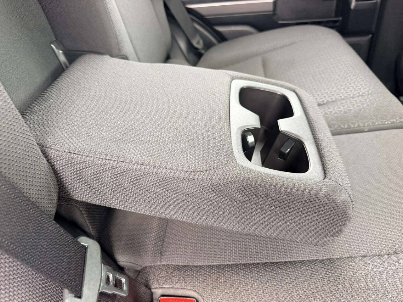 Used 2025 Toyota 4Runner SR5 AWD/4WD image 30