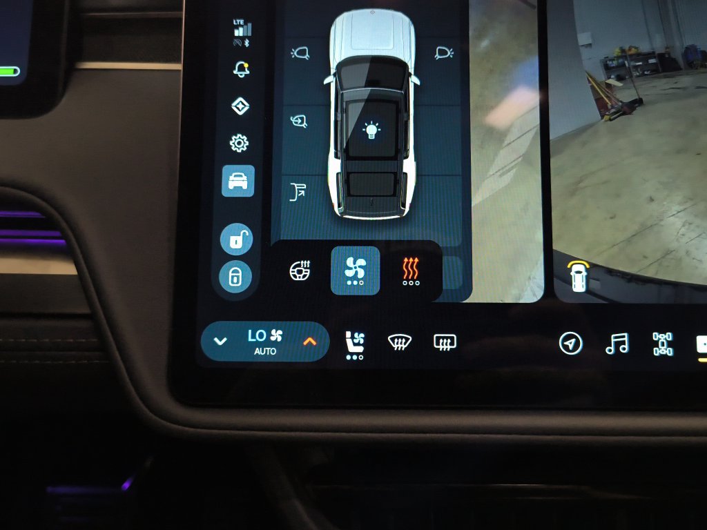 Used 2025 Rivian R1S Adventure Dual AWD/4WD image 27