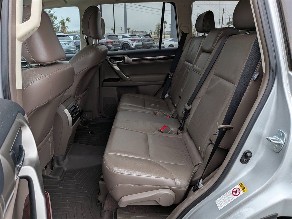 Used 2016 Lexus GX 460 image 23