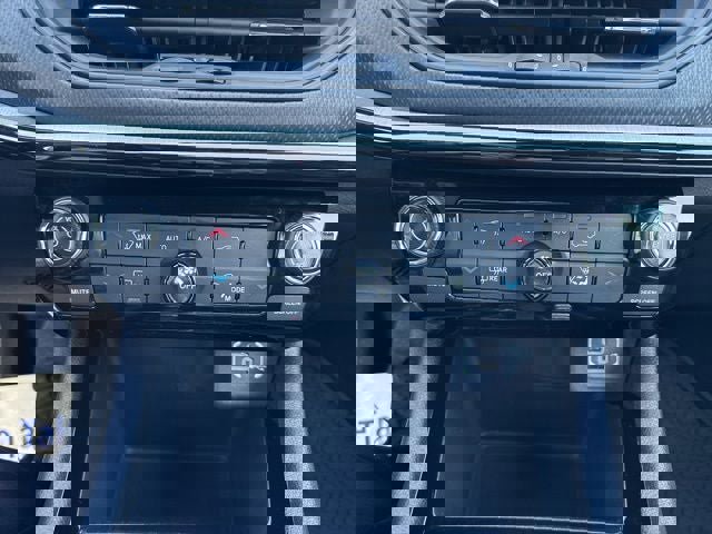 Used 2025 Jeep Compass Trailhawk image 29