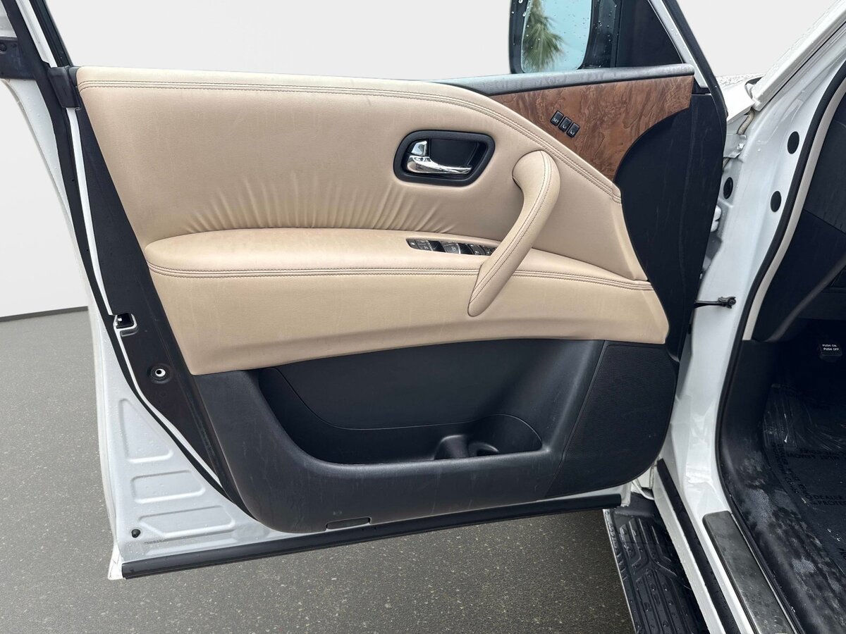 Used 2022 Nissan Armada SL w/ Captain's Chairs Package AWD/4WD image 16