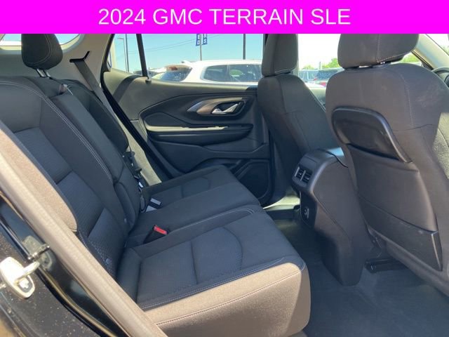 Used 2024 GMC Terrain SLE w/ Driver Convenience Package FWD image 12