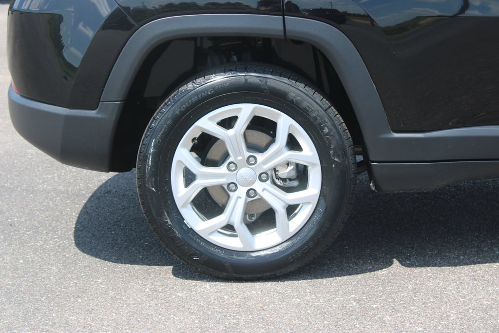 Used 2024 Jeep Compass Sport AWD/4WD image 14