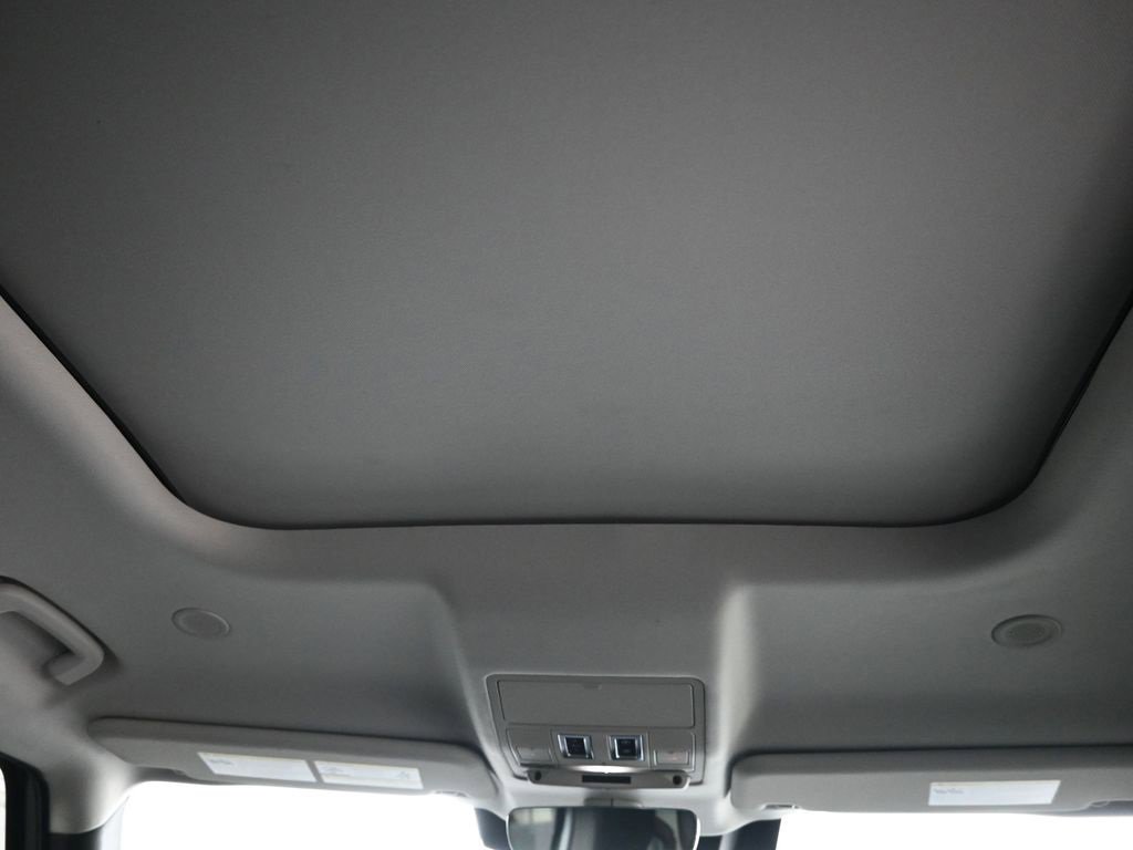 Used 2023 Land Rover Defender 110 S image 23