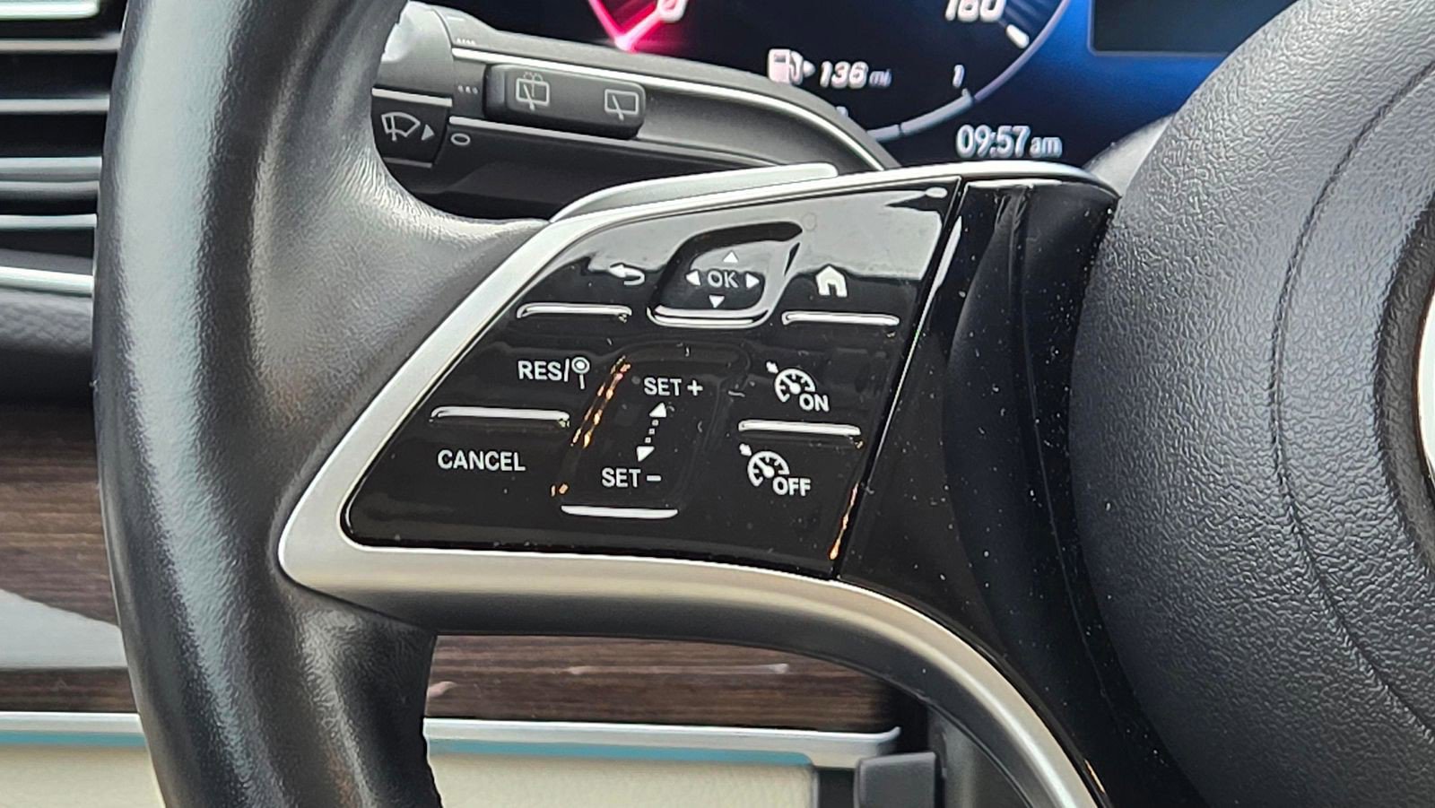 Used 2024 Mercedes-Benz GLE 350 4MATIC image 12