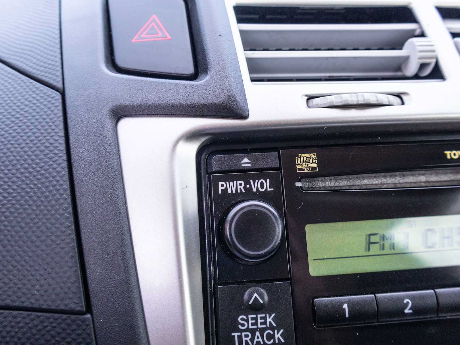 Used 2008 Toyota Yaris 2-Door Hatchback FWD image 37