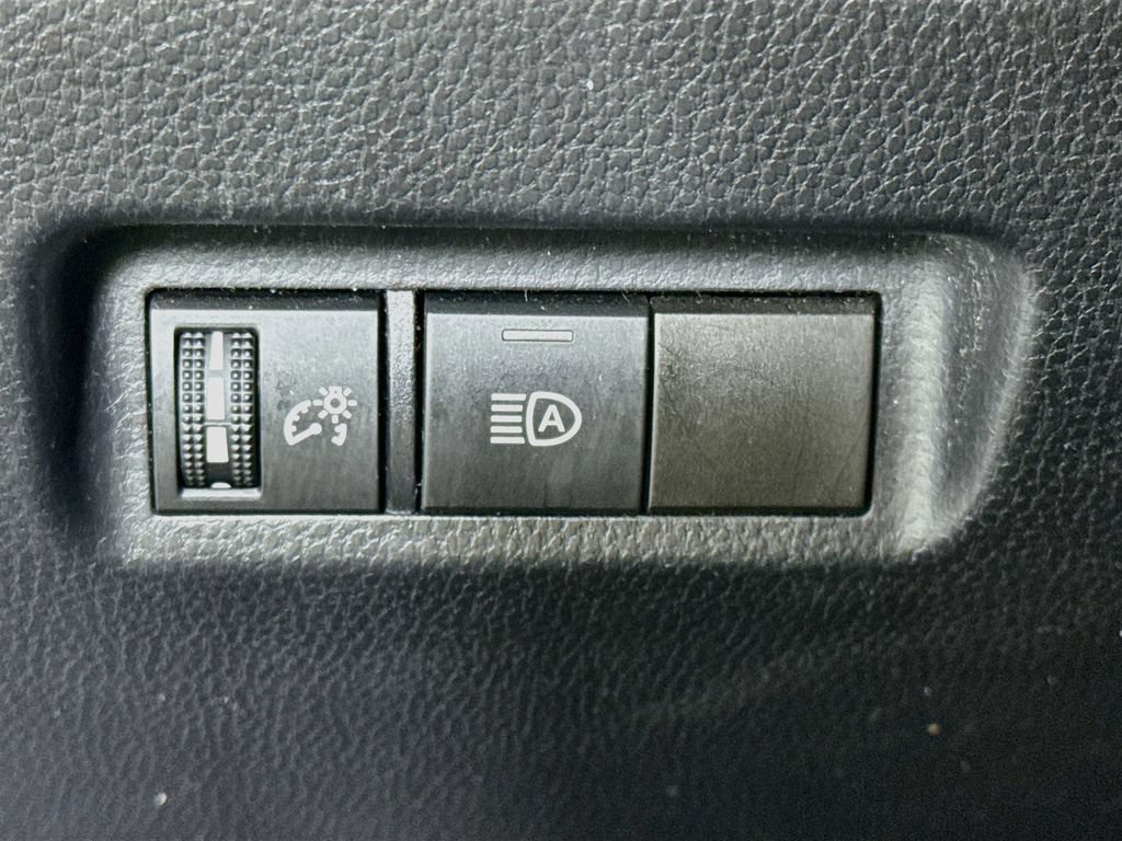 Used 2019 Toyota RAV4 XLE FWD image 10