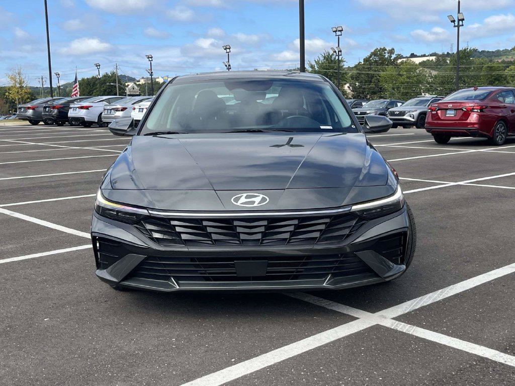 Certified 2025 Hyundai Elantra SEL FWD image 38