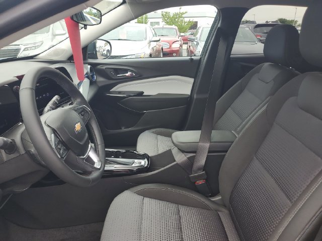 Used 2025 Chevrolet Trax LT w/ Driver Confidence Package FWD image 11