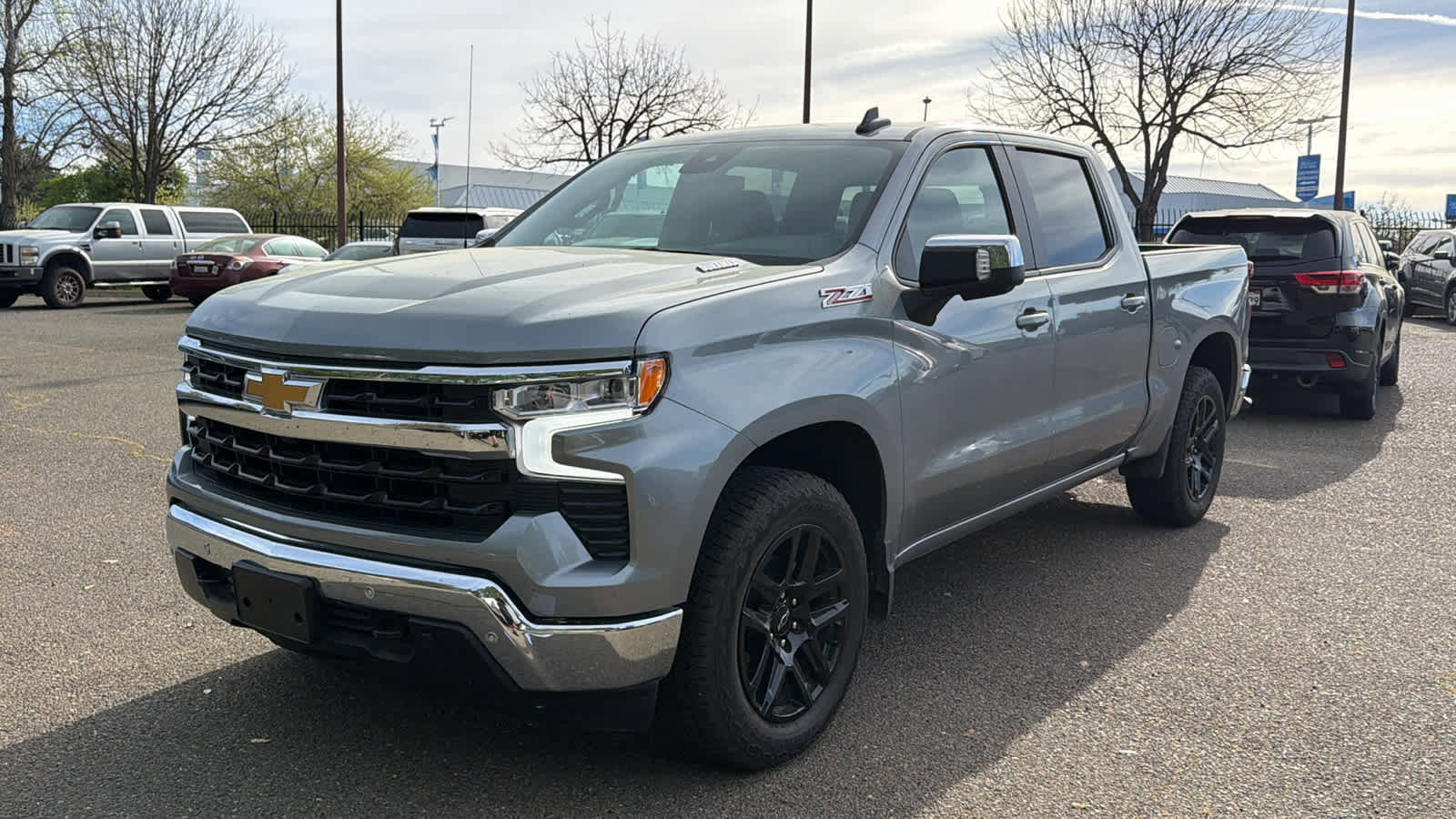 Used 2025 Chevrolet Silverado 1500 LT image 1