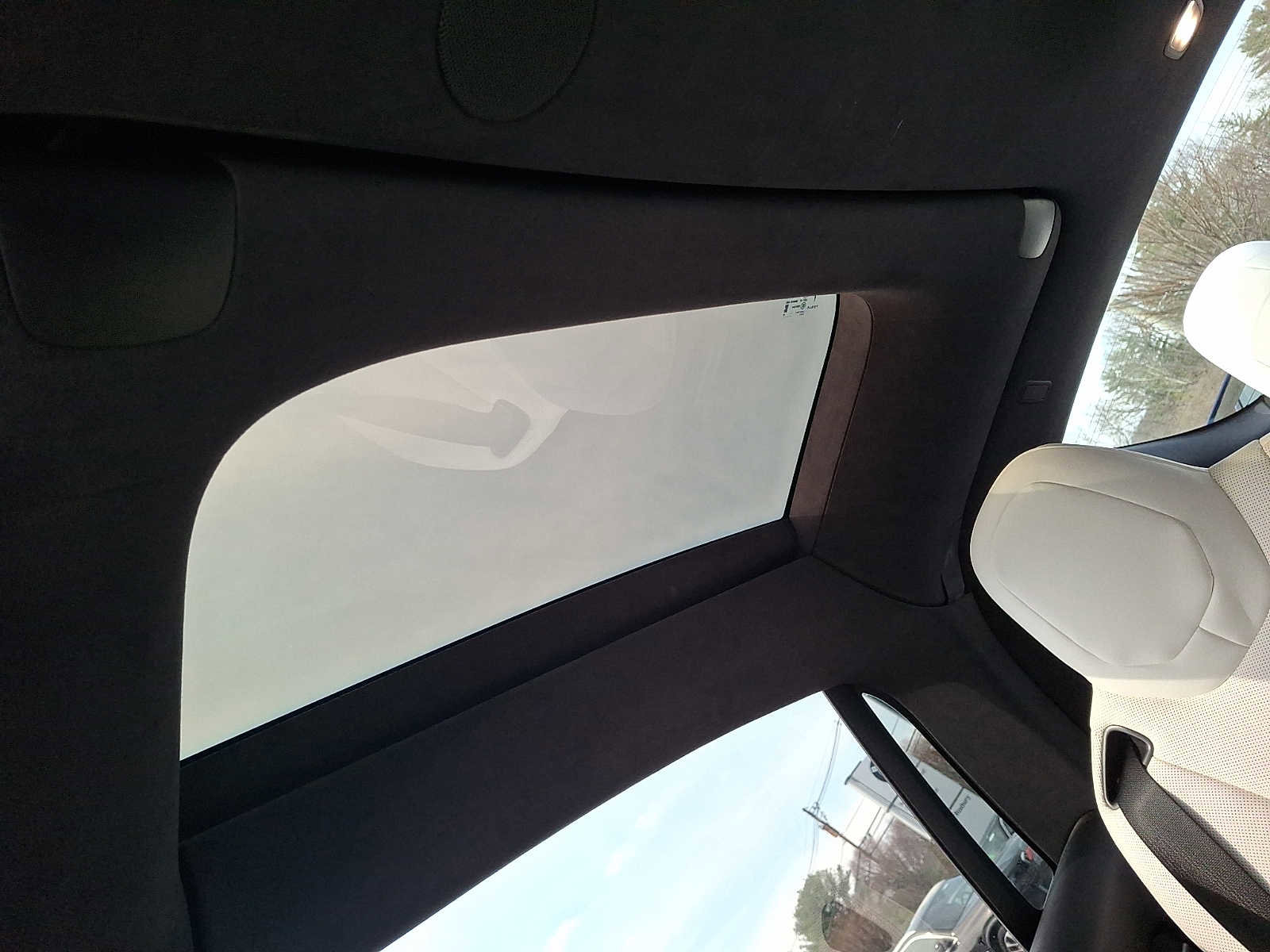 Used 2022 Tesla Model X Plaid image 15