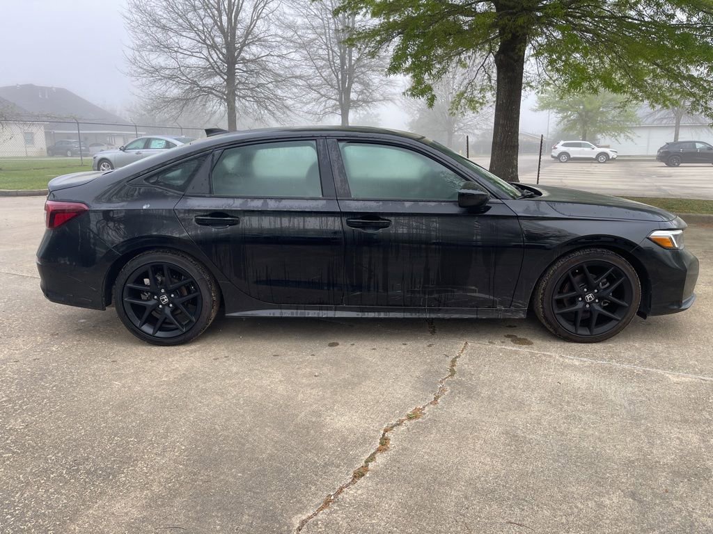 Used 2025 Honda Civic Sport image 4