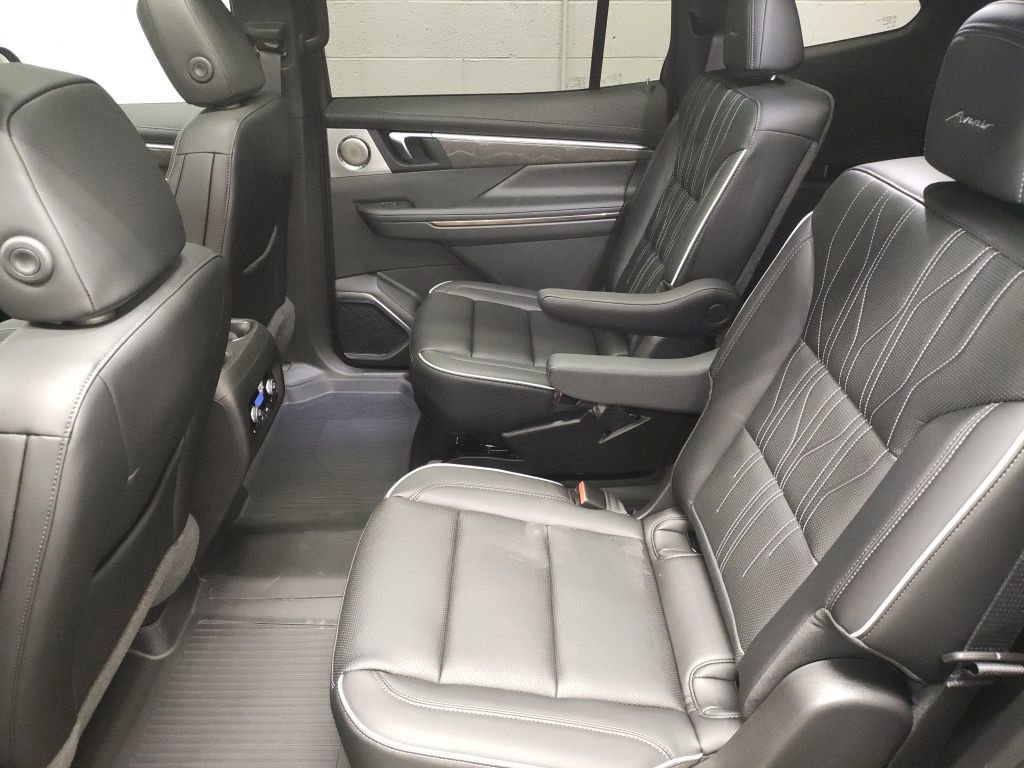New 2026 Buick Enclave Avenir w/ Super Cruise Package AWD/4WD image 28