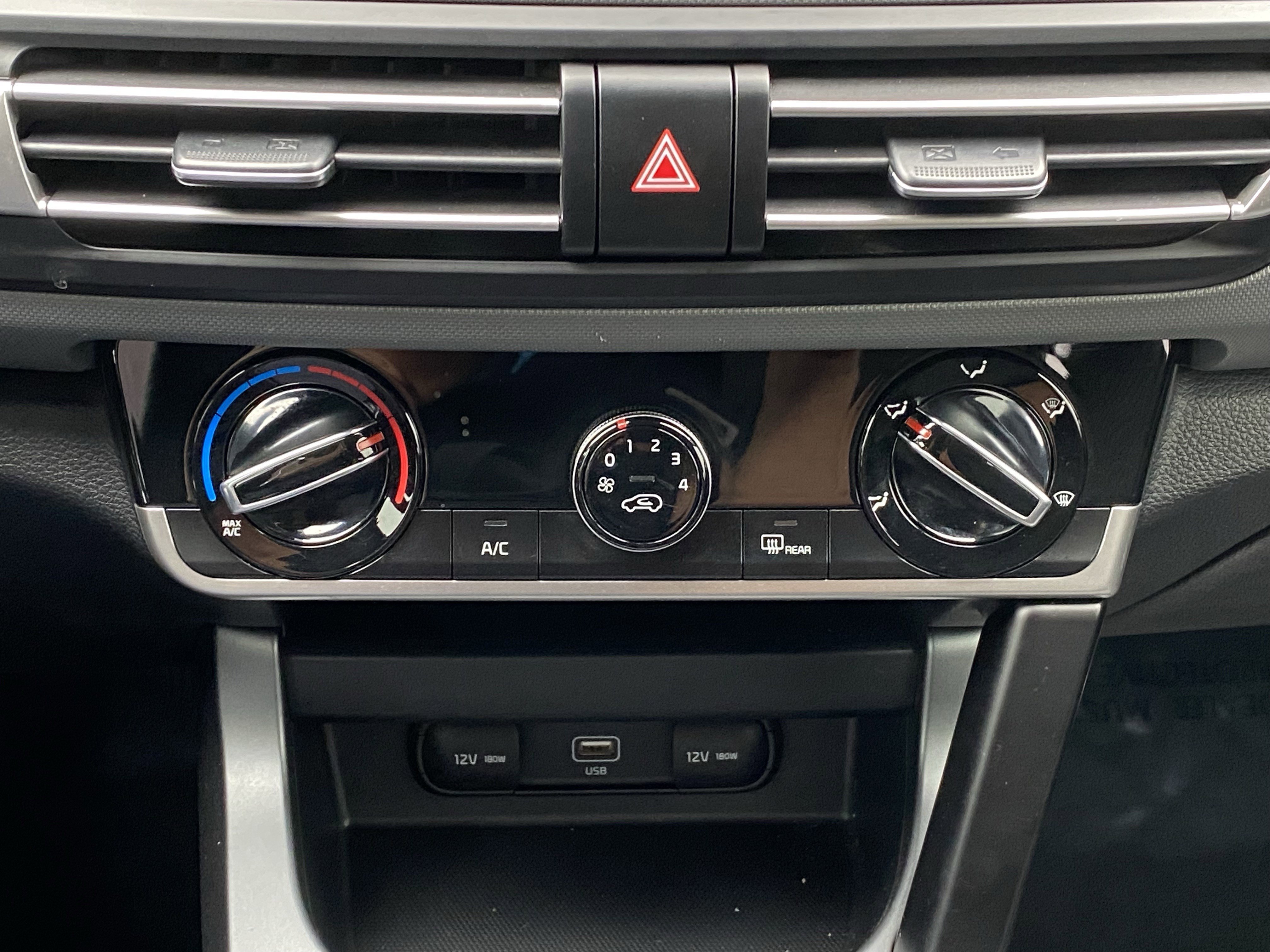 Used 2022 Kia Seltos LX image 30