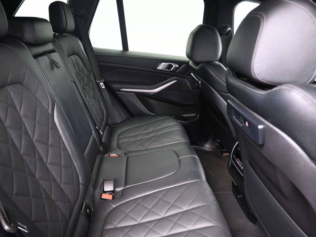 Used 2023 BMW X5 xDrive40i AWD/4WD image 13
