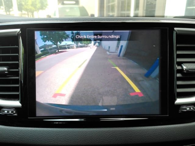 Used 2025 Chrysler Pacifica Select FWD image 8