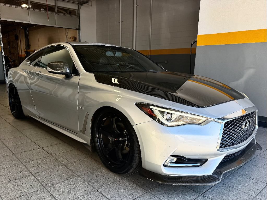 Used 2018 INFINITI Q60 3.0t Luxe RWD image 2