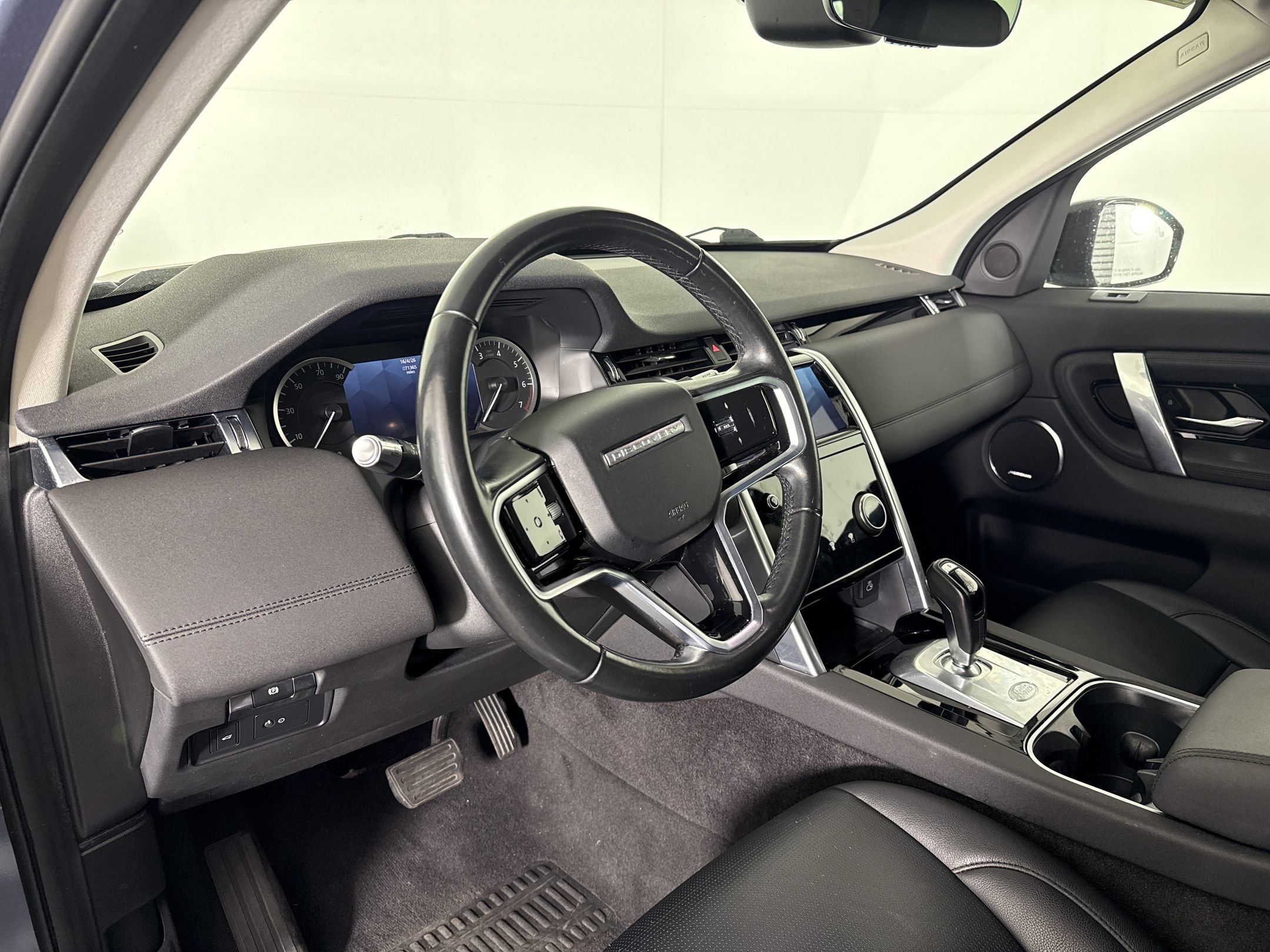 Used 2022 Land Rover Discovery Sport S image 4