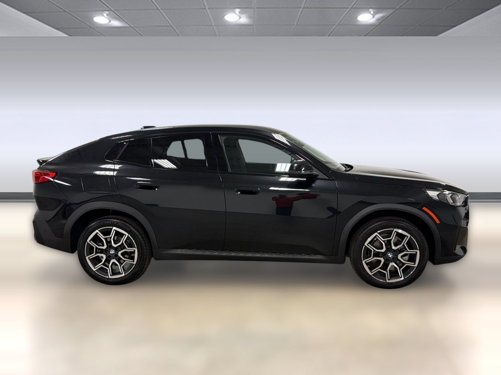 Certified 2025 BMW X2 xDrive28i AWD/4WD image 8