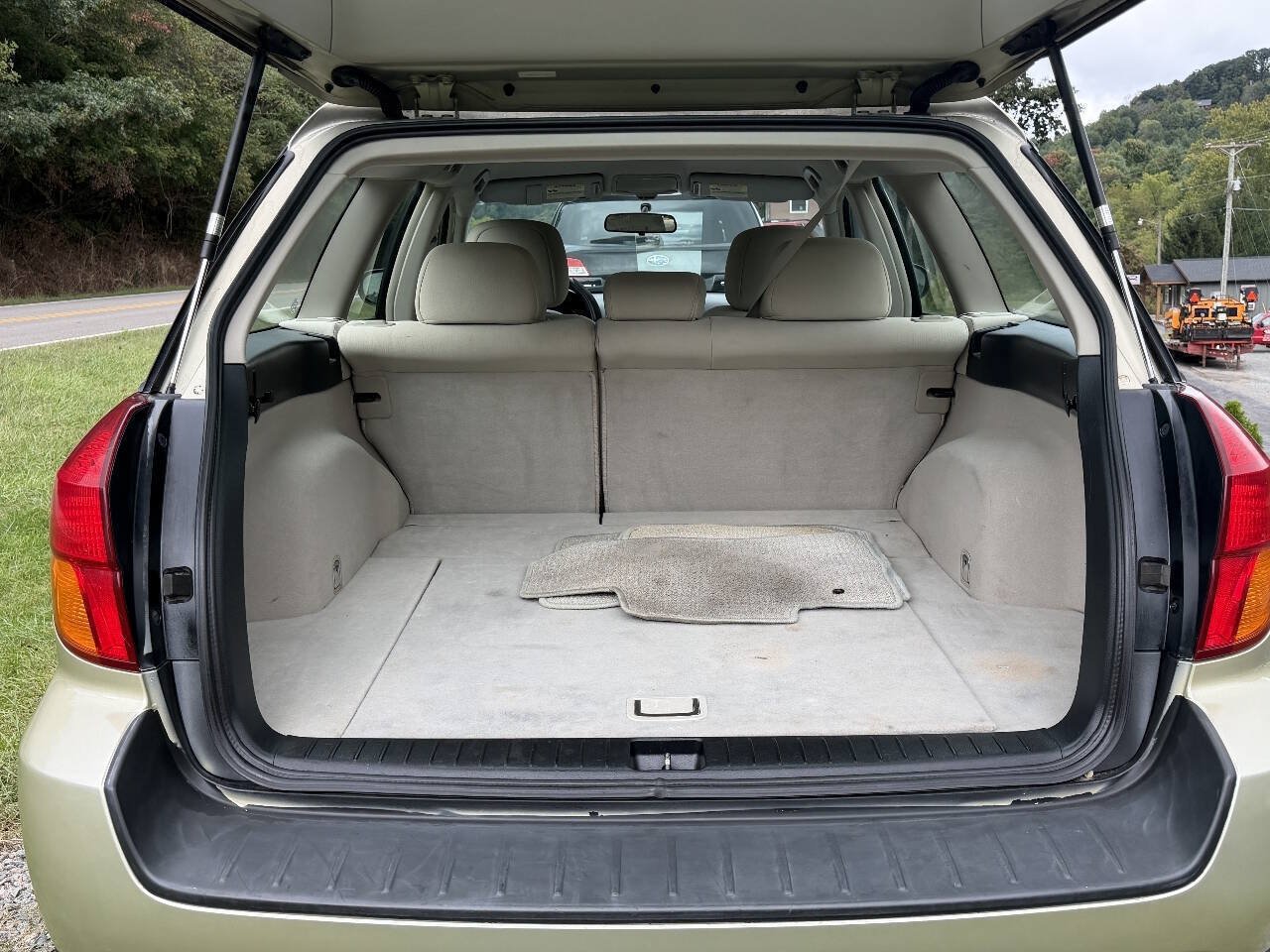 Used 2007 Subaru Outback 2.5i AWD/4WD image 6