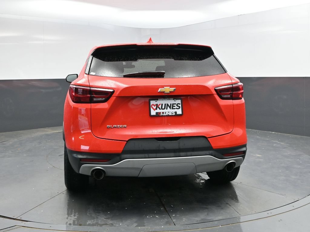 Used 2025 Chevrolet Blazer LT FWD image 8