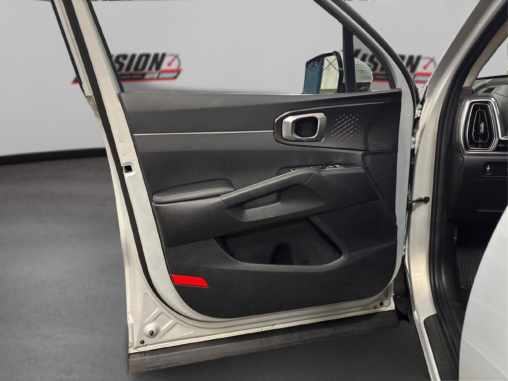 Certified 2026 Kia Sorento S w/ S Panoramic Sunroof Package FWD image 23