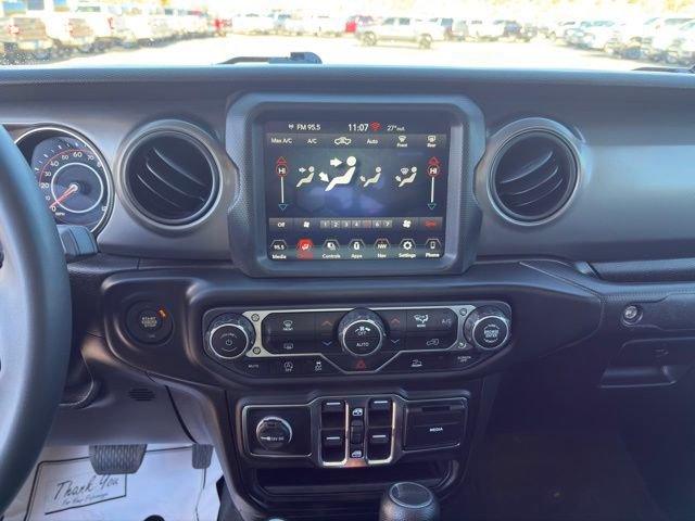 Used 2023 Jeep Gladiator Willys image 32