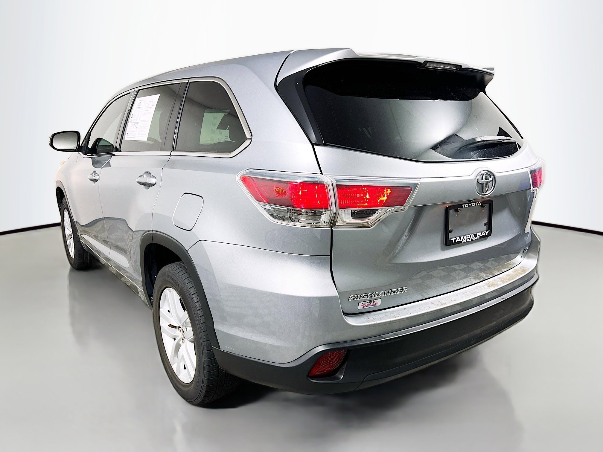 Used 2015 Toyota Highlander LE FWD image 8