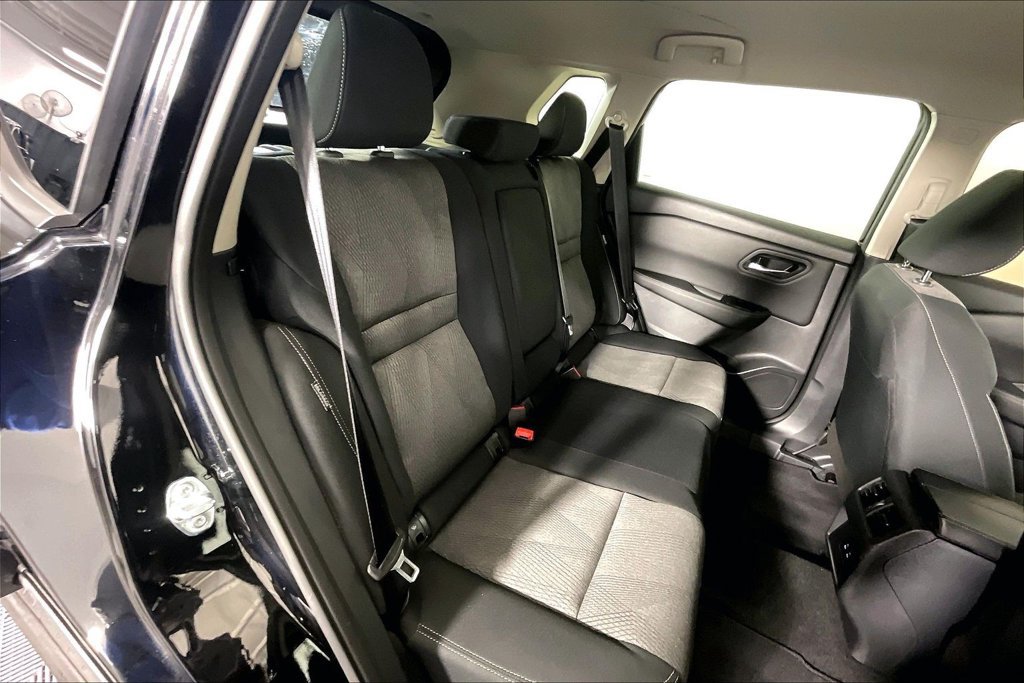 Used 2026 Nissan Rogue SV AWD/4WD image 35