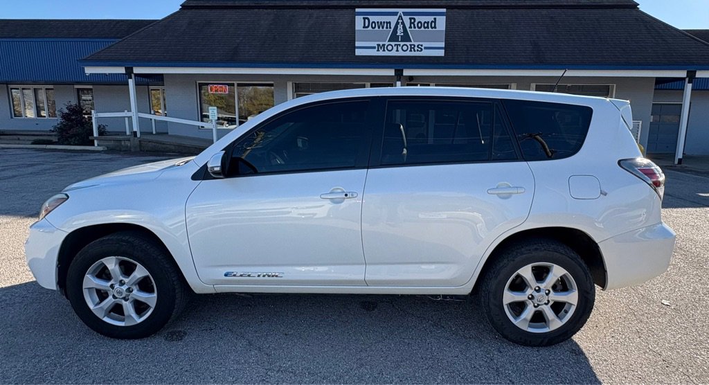 Used 2013 Toyota RAV4 EV FWD image 2