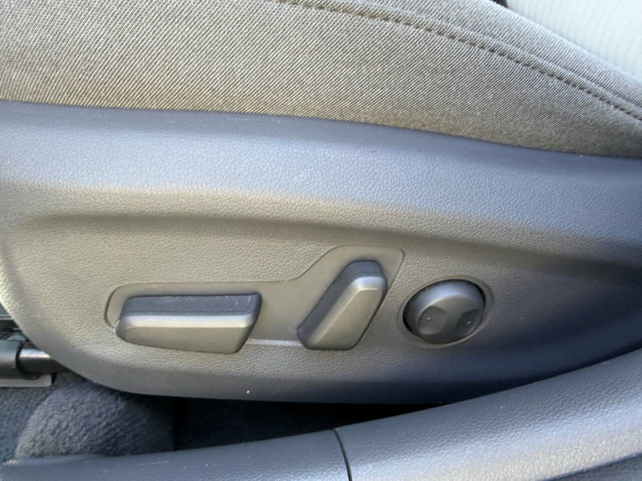 Used 2020 Hyundai Ioniq SEL image 19