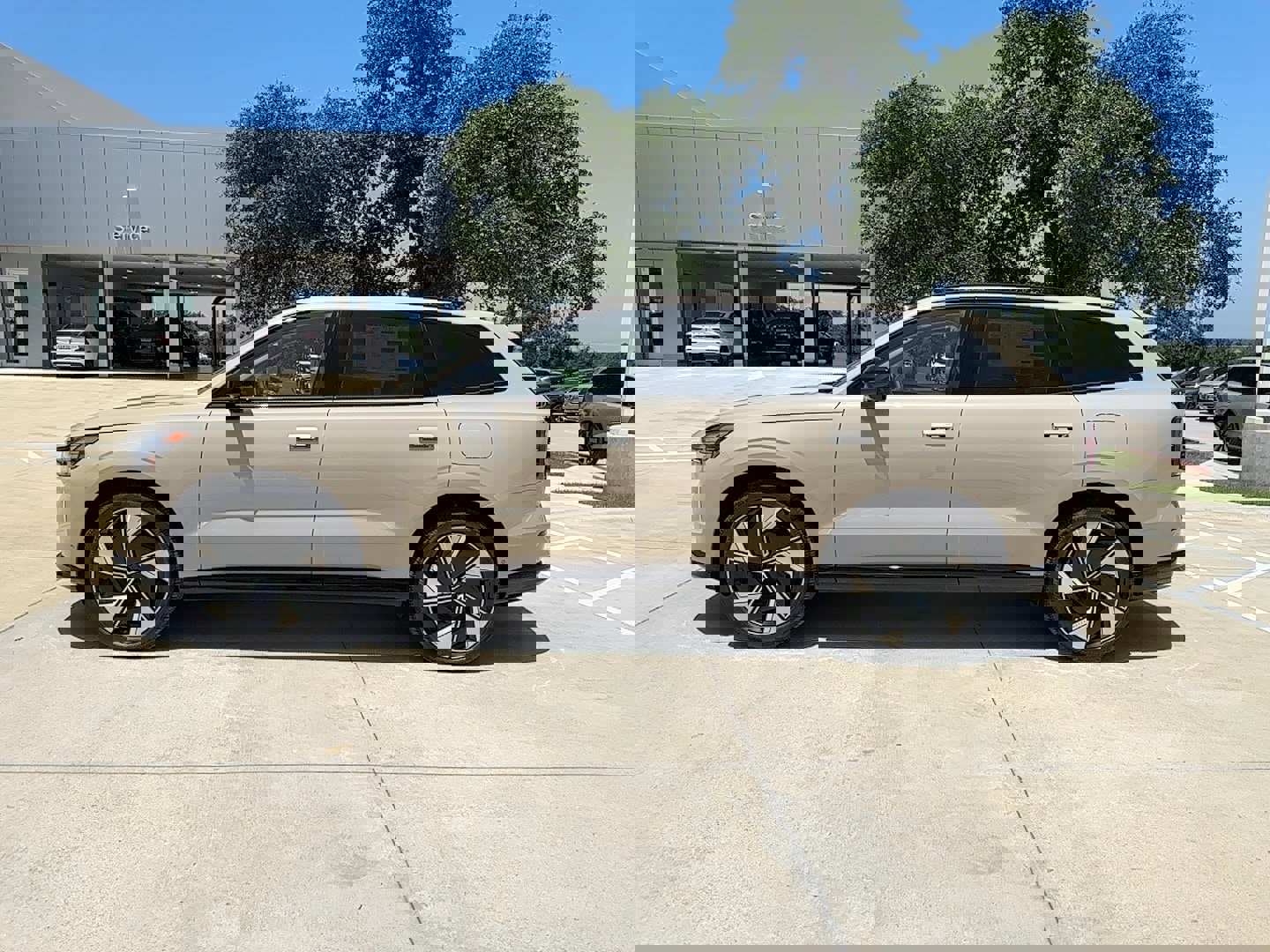 Used 2025 Volvo EX90 Ultra image 3