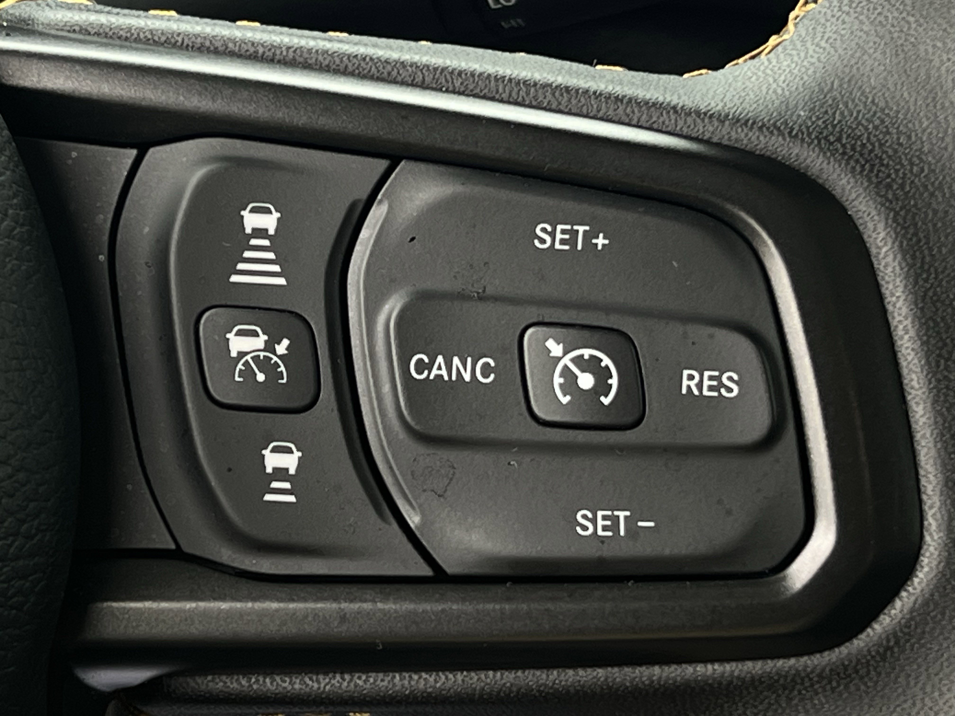 Used 2024 Jeep Gladiator Sport image 13