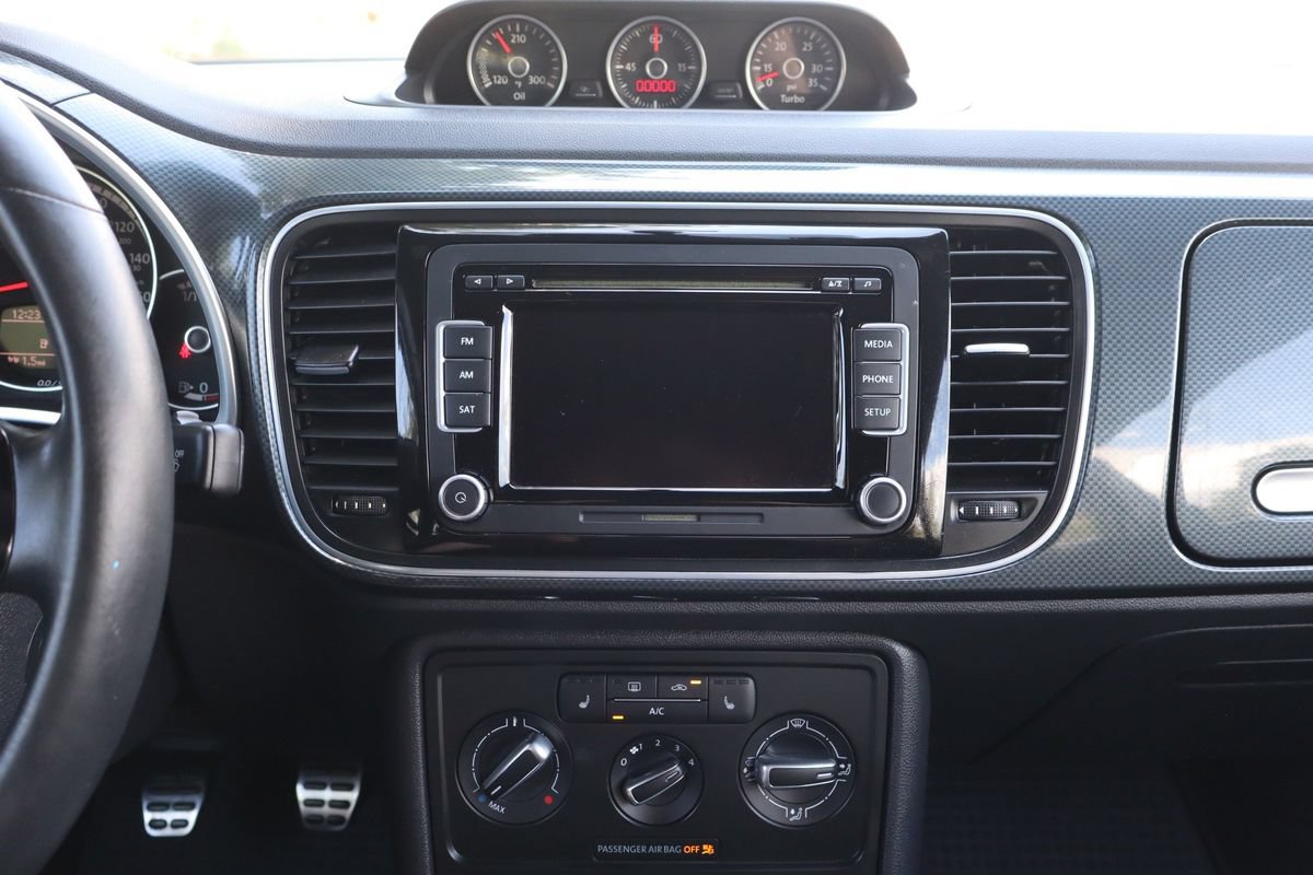 Used 2013 Volkswagen Beetle 2.0T FWD image 32