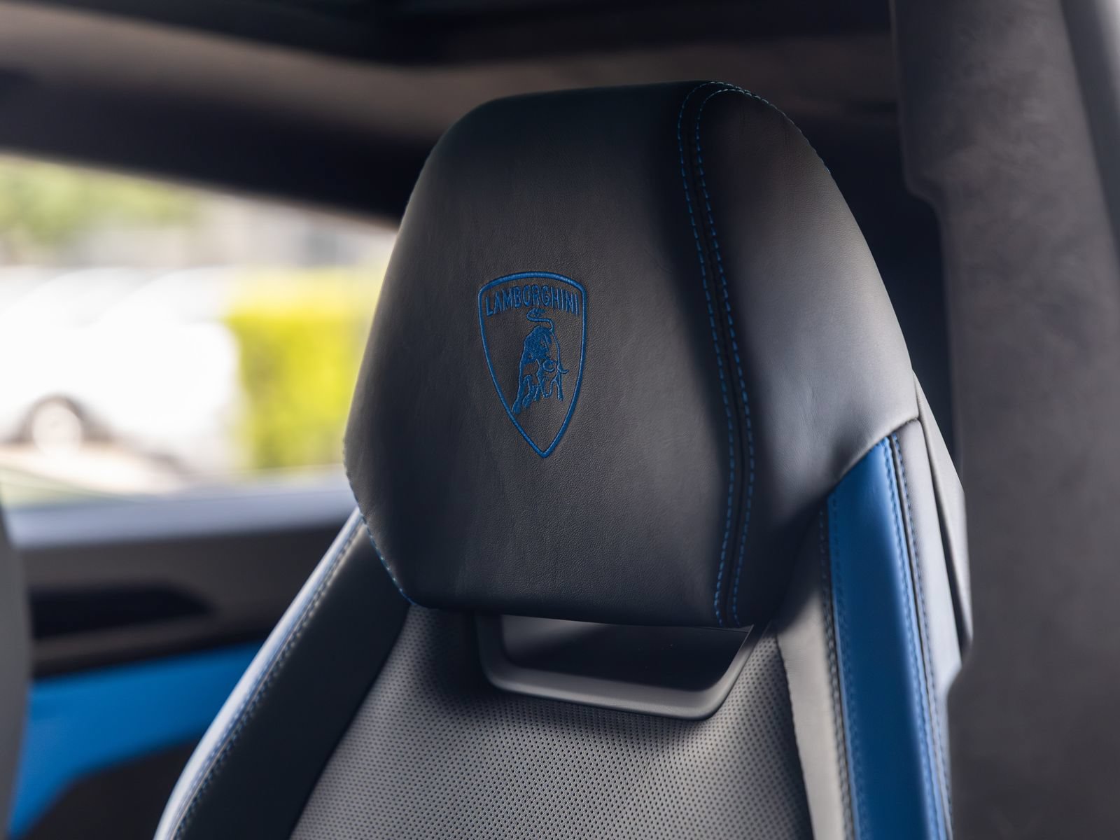 Used 2025 Lamborghini Urus S AWD/4WD image 28