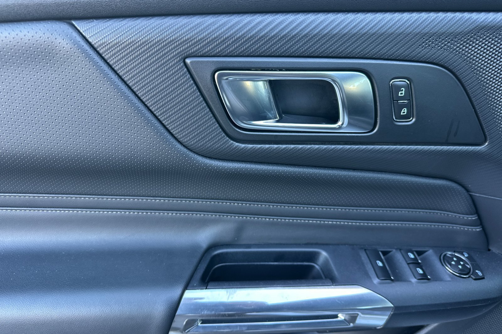 Used 2025 Ford Mustang Premium RWD image 11