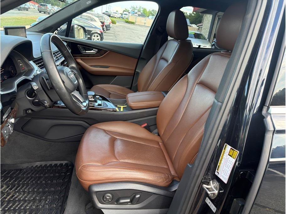 Used 2017 Audi Q7 3.0T Prestige w/ Prestige Package AWD/4WD image 9