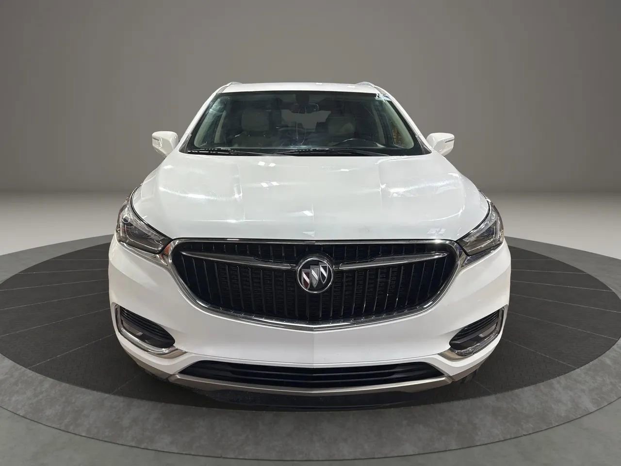 Used 2020 Buick Enclave Essence image 2