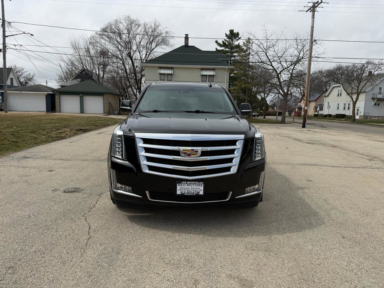 Used 2018 Cadillac Escalade ESV Luxury AWD/4WD image 2