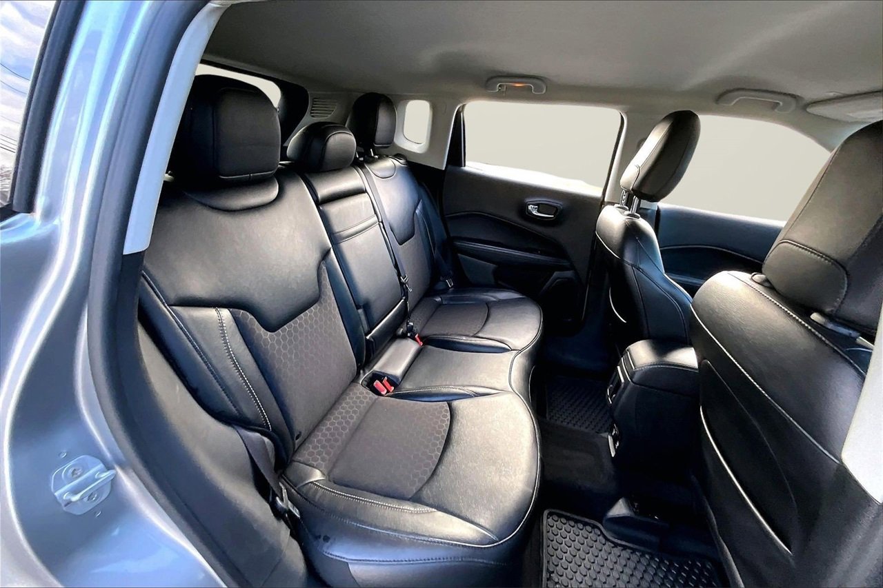 Certified 2019 Jeep Compass Latitude w/ Cold Weather Group image 21